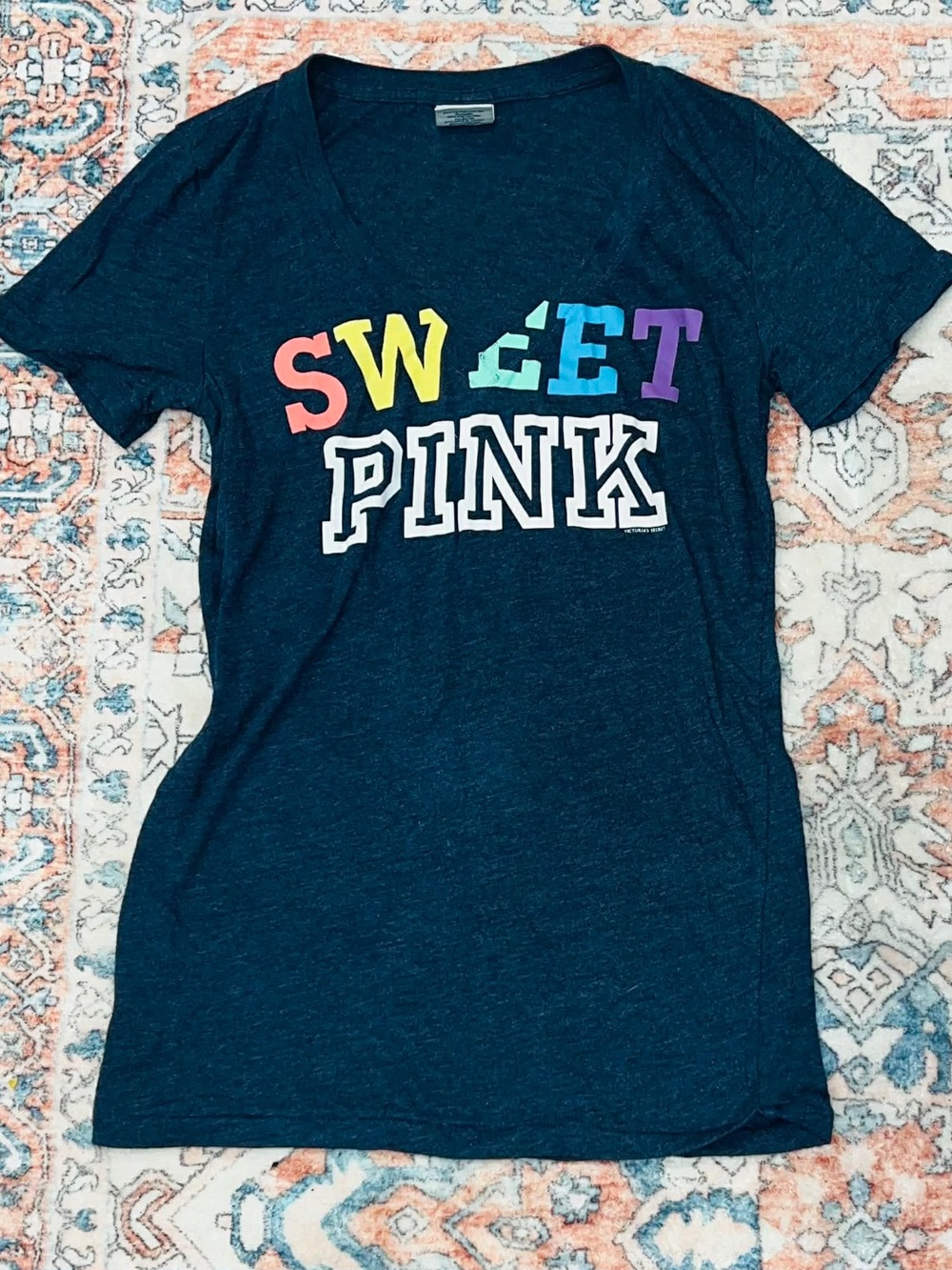 Victoria’s Secret PINK 09’ Sweet Pink Rainbow Logo V-Neck Tee Size S